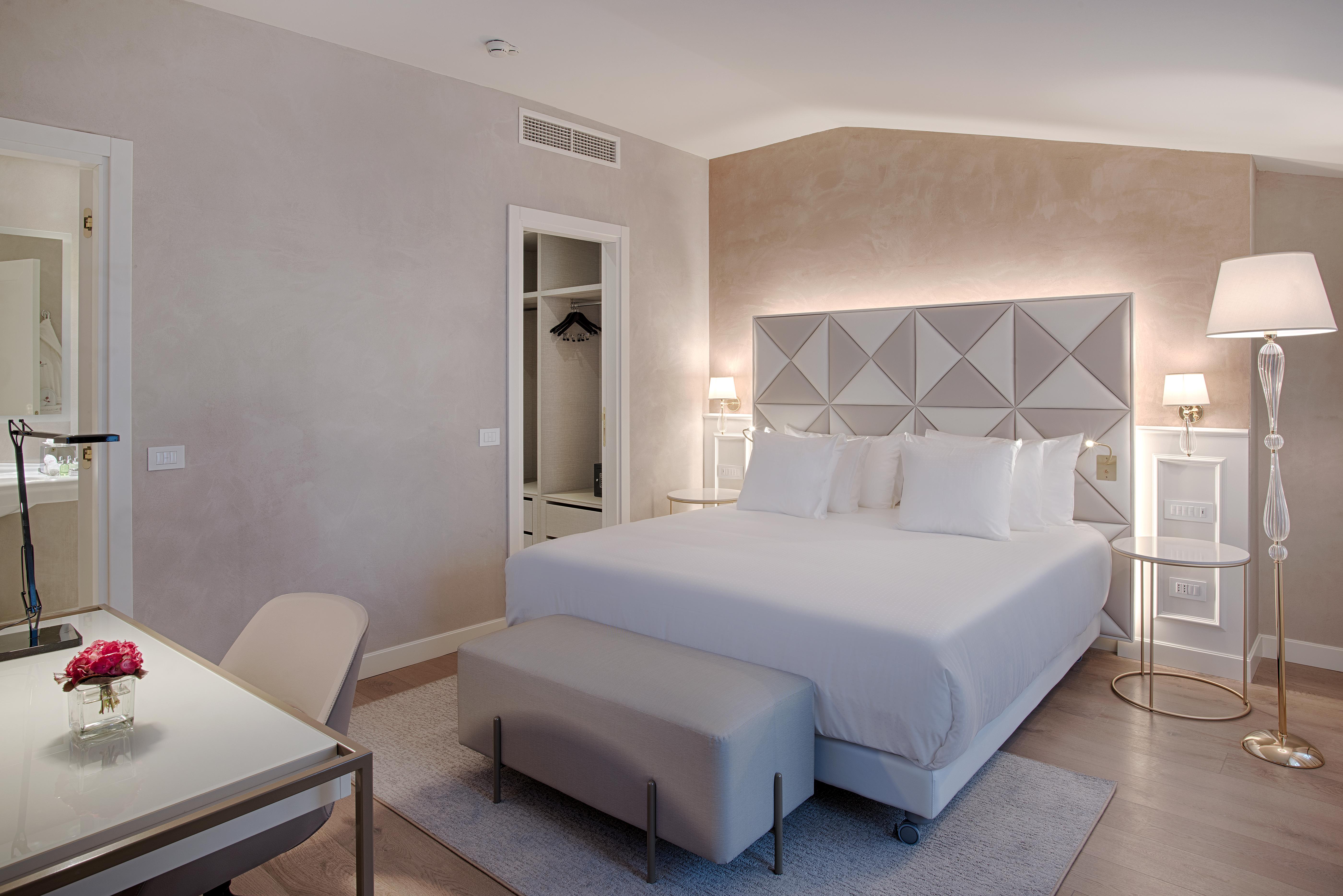 Nh Collection Palazzo Verona Exteriör bild Deluxe room