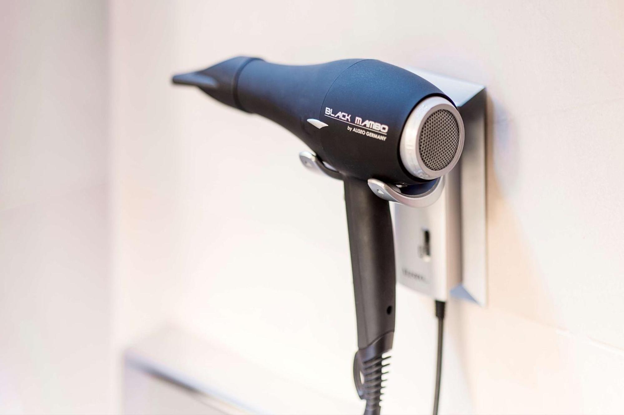 Nh Collection Palazzo Verona Exteriör bild A hair dryer