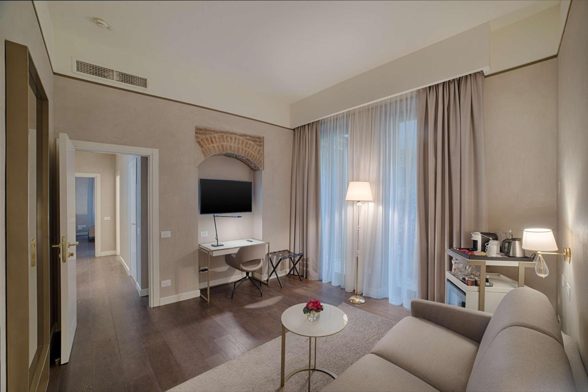 Nh Collection Palazzo Verona Exteriör bild Suite