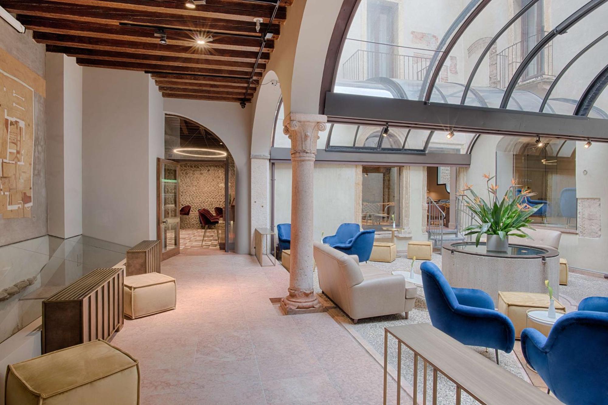 Nh Collection Palazzo Verona Exteriör bild The interior of the hotel