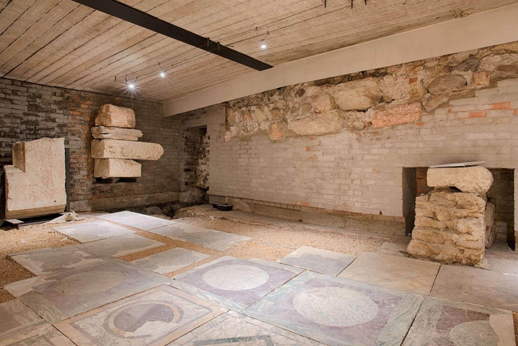Nh Collection Palazzo Verona Exteriör bild The floor of the House of the Columns
