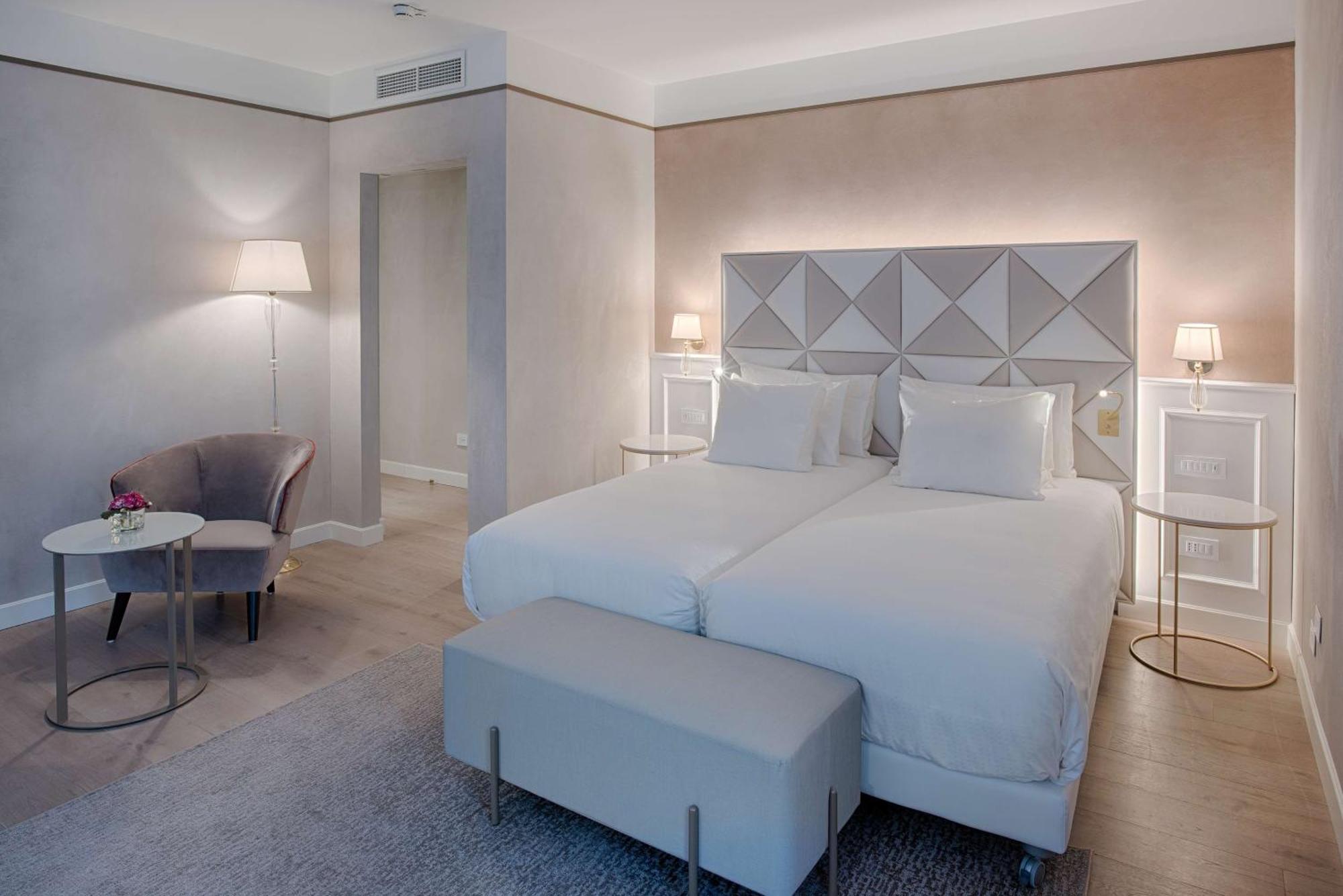 Nh Collection Palazzo Verona Exteriör bild Deluxe room