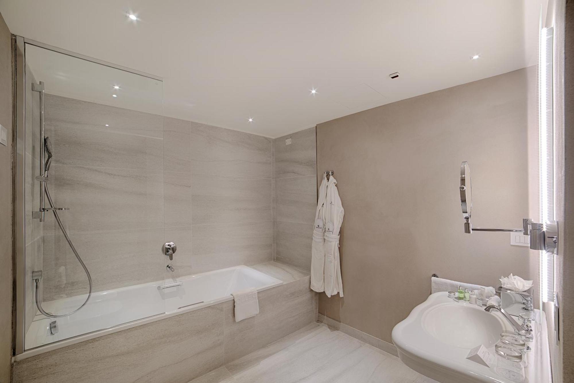Nh Collection Palazzo Verona Exteriör bild Bathroom