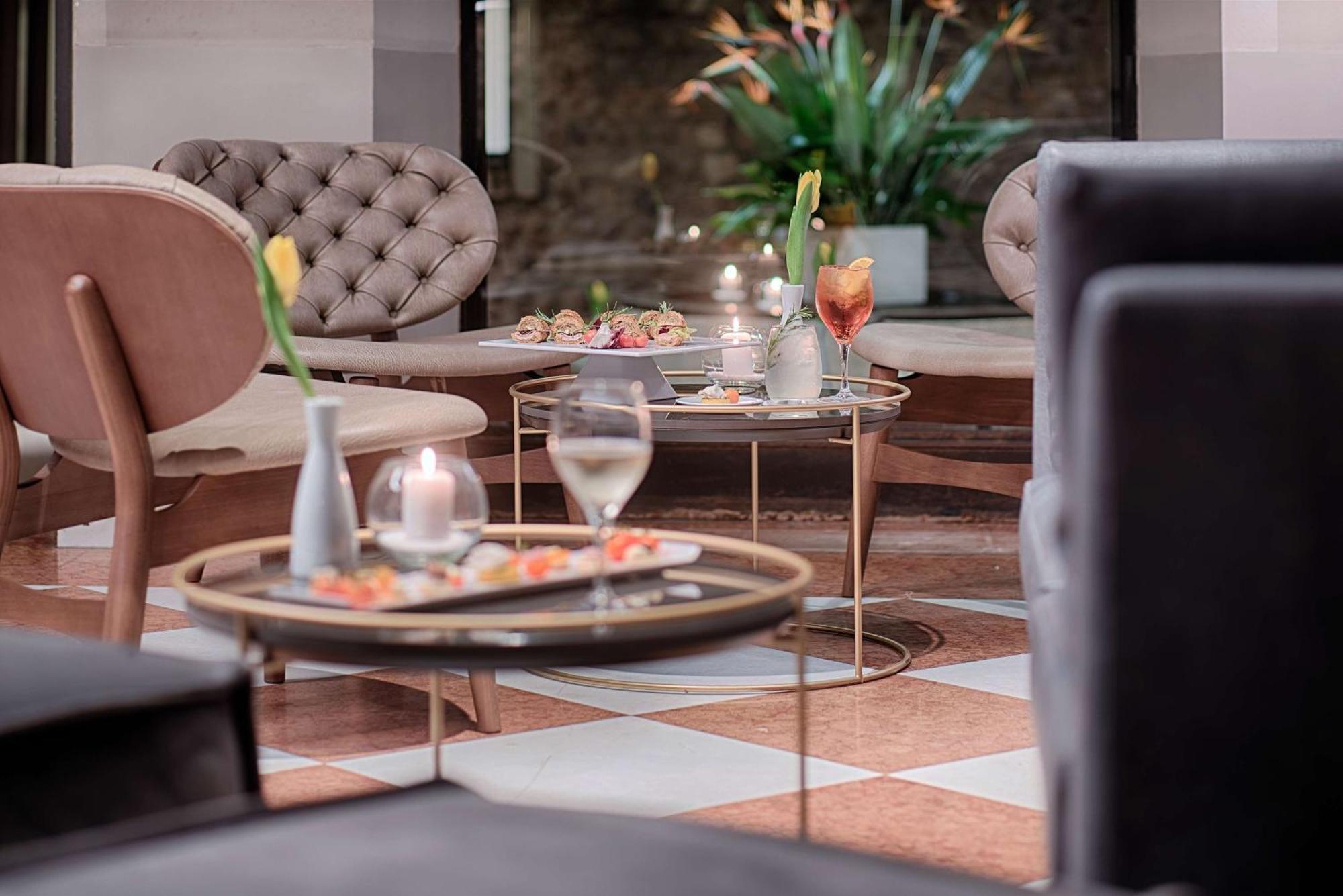 Nh Collection Palazzo Verona Exteriör bild The lobby